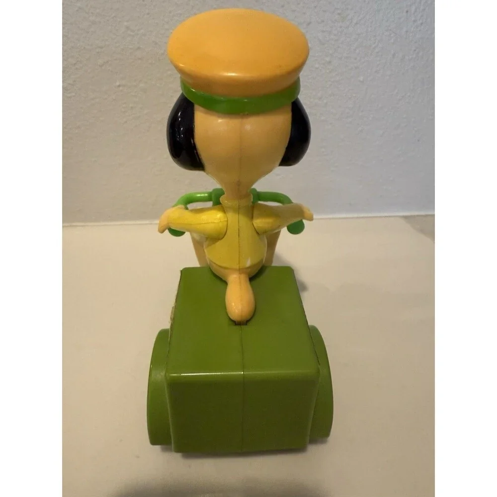 Vintage Peanuts Snoopy On Green Delivery Scooter Pull Back Toy 1958 1966 *READ